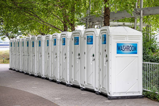 Best Portable bathroom rental  in Elburn, IL